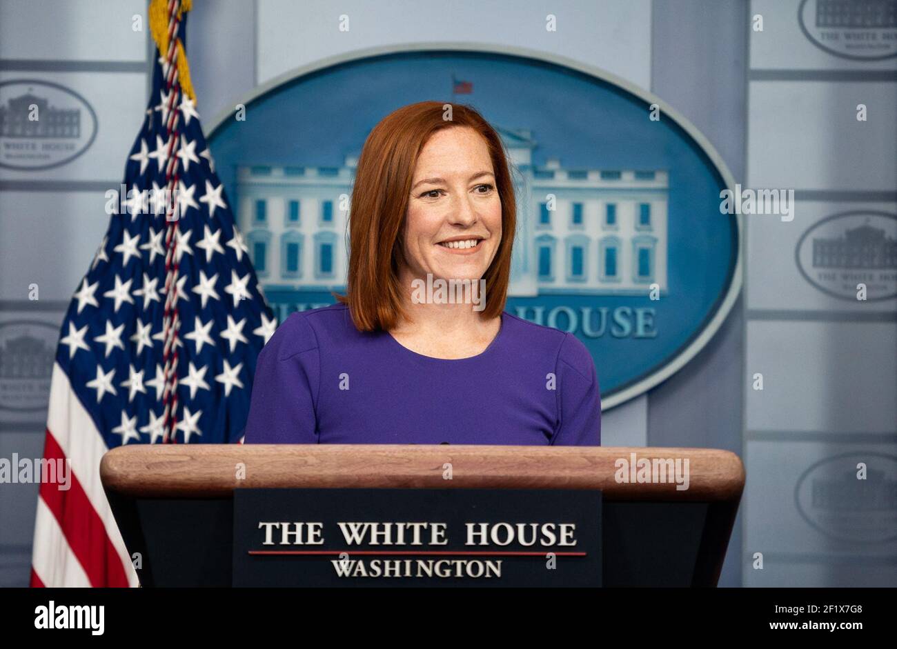 Pressesprecherin Jen Psaki beantwortet Fragen von Pressemitgliedern am Mittwoch, den 24. Februar 2021, im James S. Brady Press Briefing Room des Weißen Hauses. Stockfoto