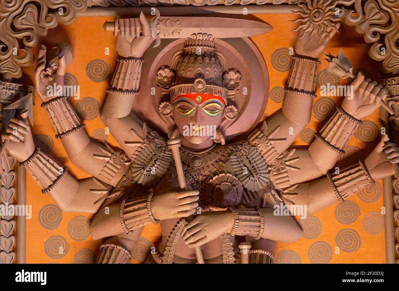 Künstlerische hinduistische Göttin Durga Idol im Portrait Ansicht Stockfoto