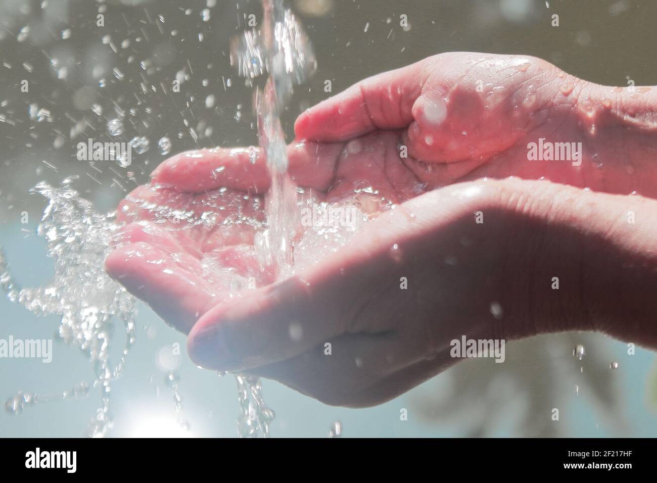 Die Welt wird mit einer ernsten Trinkwasserkrise konfrontiert sein In den kommenden Tagen Stockfoto