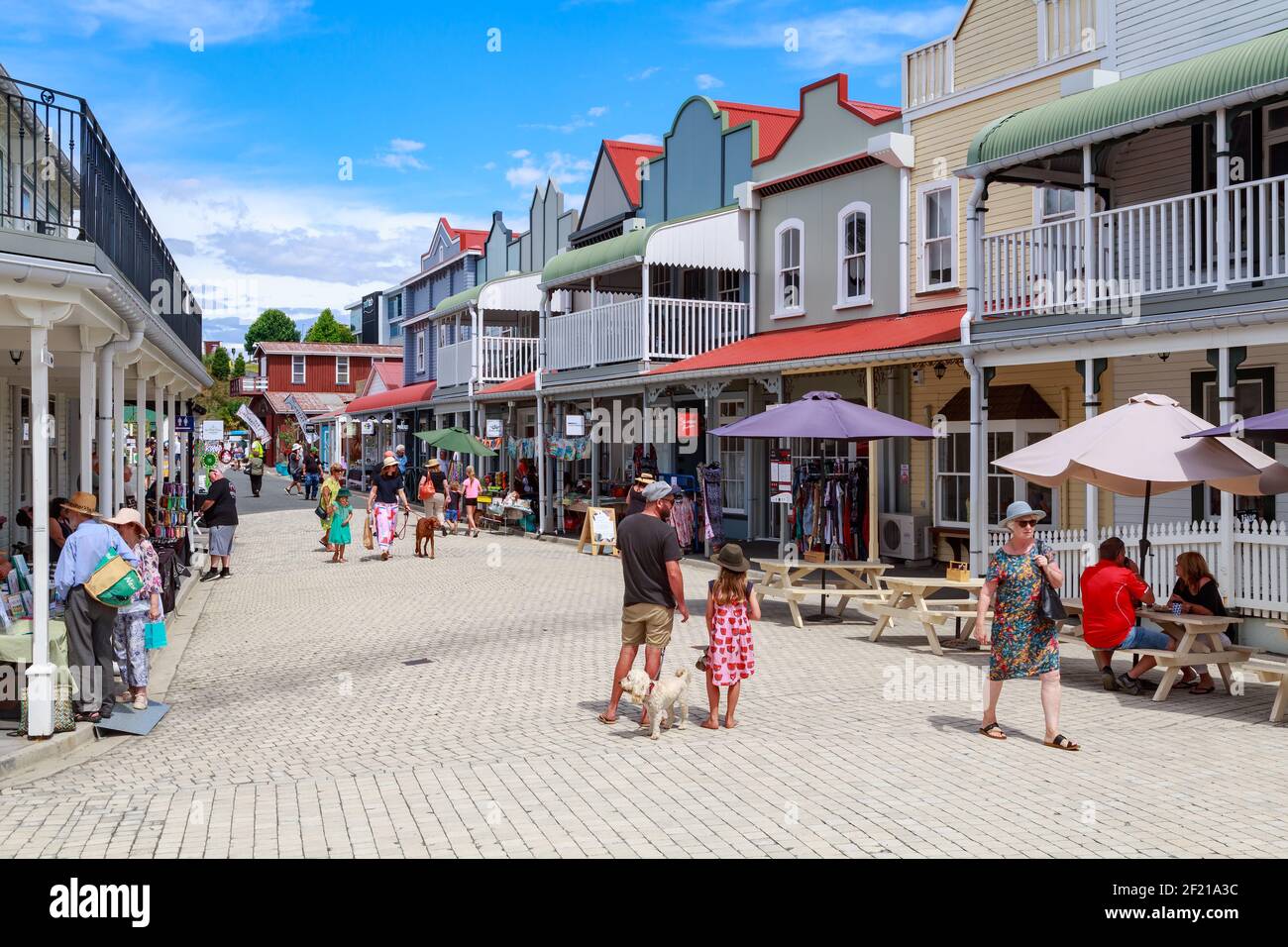The Tauranga Historic Village, eine Sammlung von Nachbildungen und echten Retro-Gebäuden in Tauranga, Neuseeland Stockfoto
