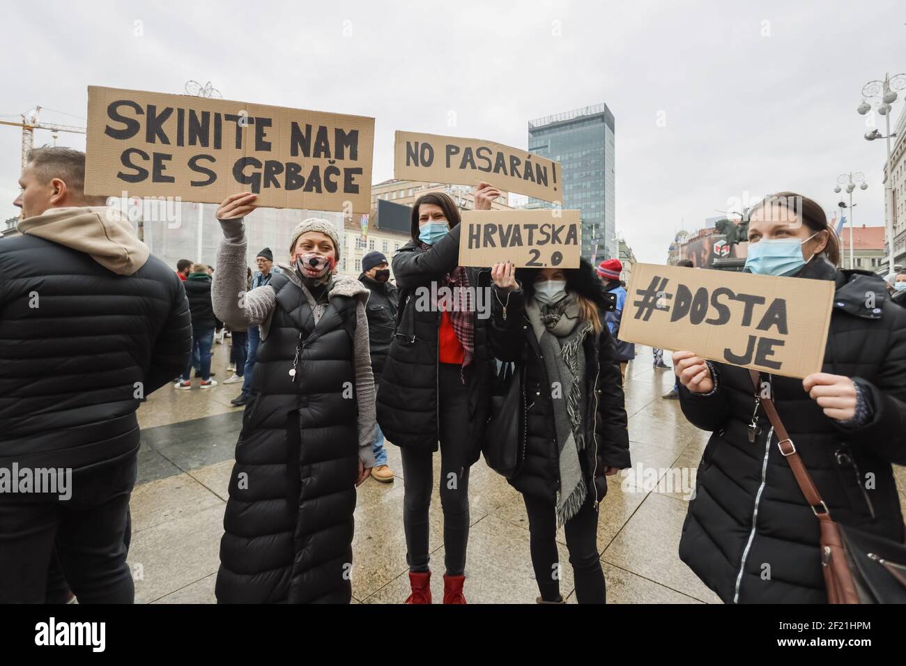 Organisiert von der Vereinigung der Stimme der Unternehmer, wurde ein Protest auf Ban Josip Jelacic Platz wegen unzureichender wirtschaftlicher Covid-19 Maßnahme gehalten Stockfoto