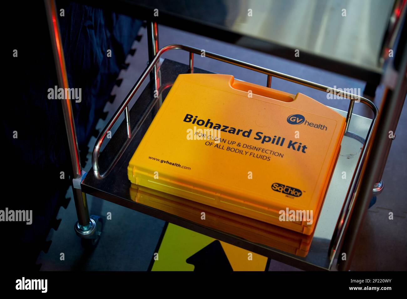 Kit-Box für Biohazard Spill-Kit Stockfoto