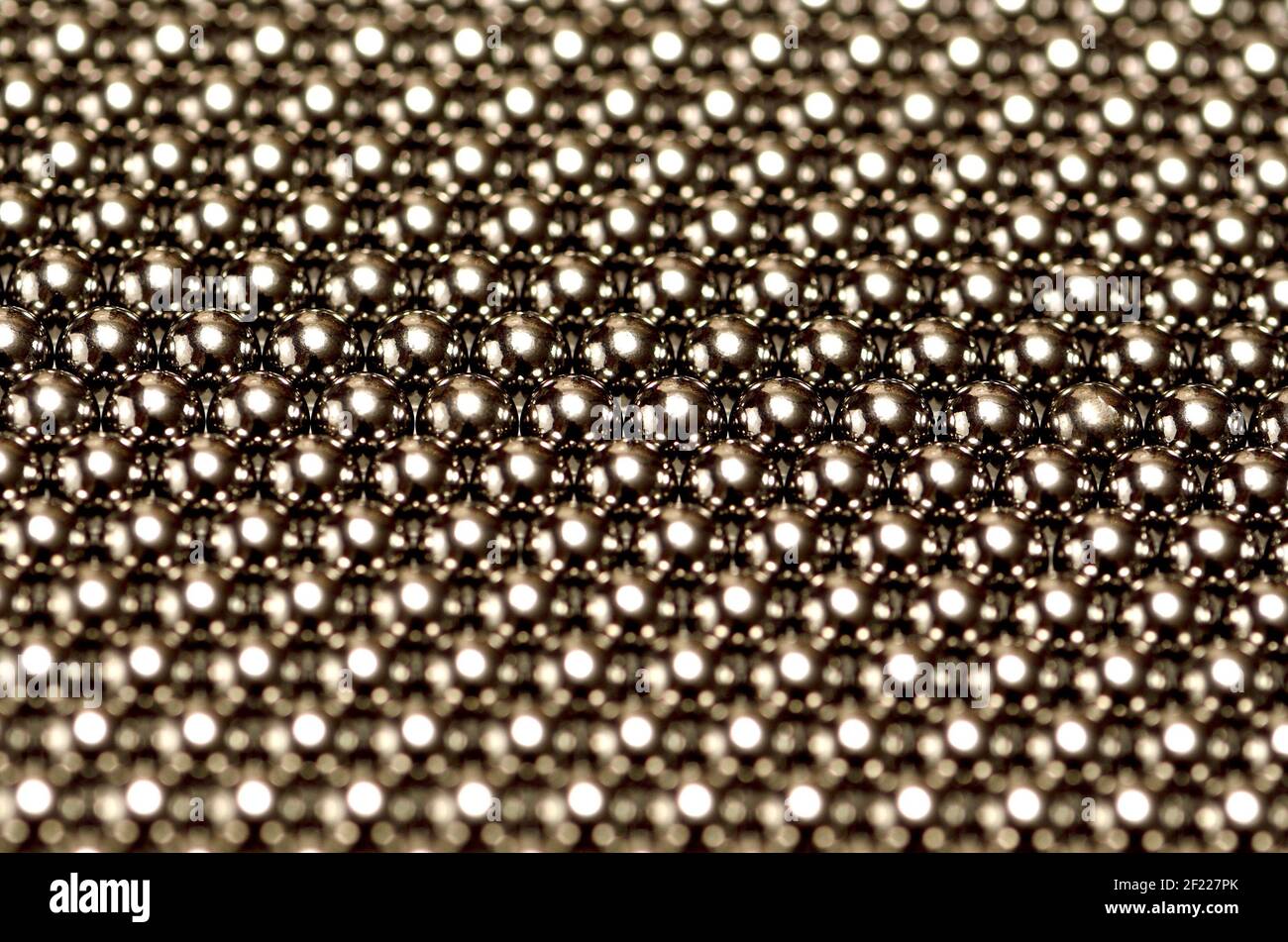 Große Anzahl von gleichmäßig verteilten Kugellagern Stockfoto