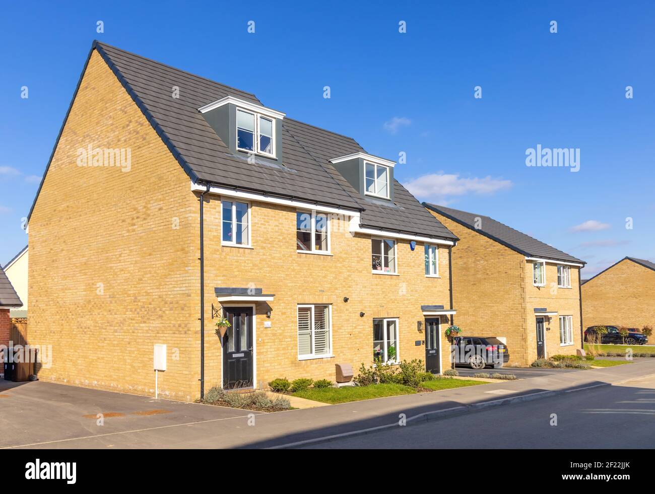 Neubau Häuser in der neuen Stortford Fields Wohnsiedlung in Bishop's Stortford, Hertfordshire. VEREINIGTES KÖNIGREICH Stockfoto