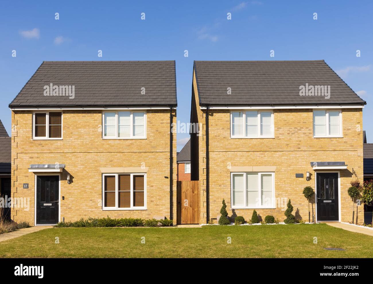 Neubau Häuser in der neuen Stortford Fields Wohnsiedlung in Bishop's Stortford, Hertfordshire. VEREINIGTES KÖNIGREICH Stockfoto