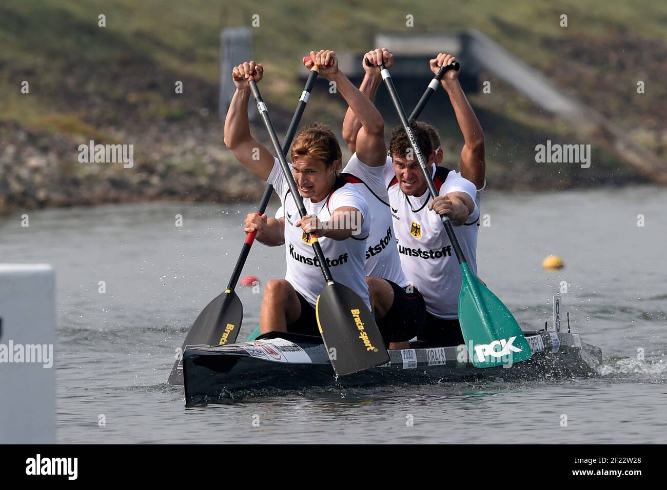 Sebastian Brendel, Stefan Kiraj, Jan Vandrey und Conrad Scheibner aus Deutschland konkurrieren und gewinnen Goldmedaille in C4 Männer 1000 m während der ICF Kanusprint-Weltmeisterschaft 2017 in Racice, Tschechische Republik, Tag 5, 27th. August 2017 - Foto Jean-Marie Hervio / KMSP / DPPI Stockfoto