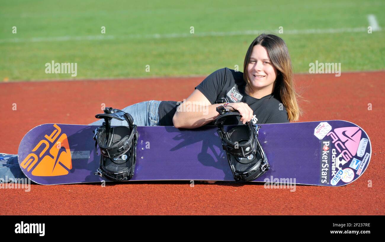 ZOE GILLINGS SNOWBOARDER 16/10/2008. BILD DAVID ASHDOWN Stockfoto