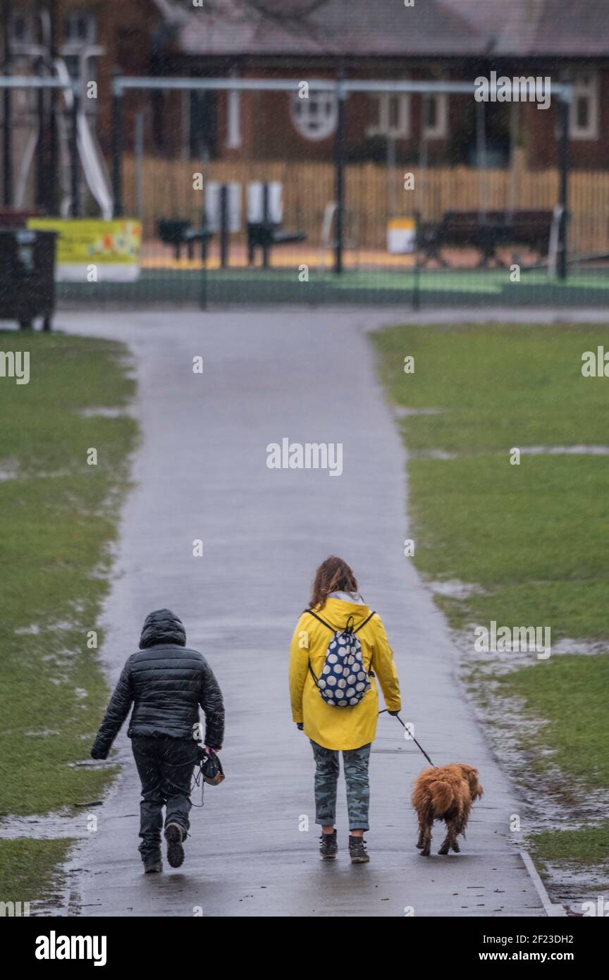 Regnet immernoch -Fotos und -Bildmaterial in hoher Auflösung – Alamy