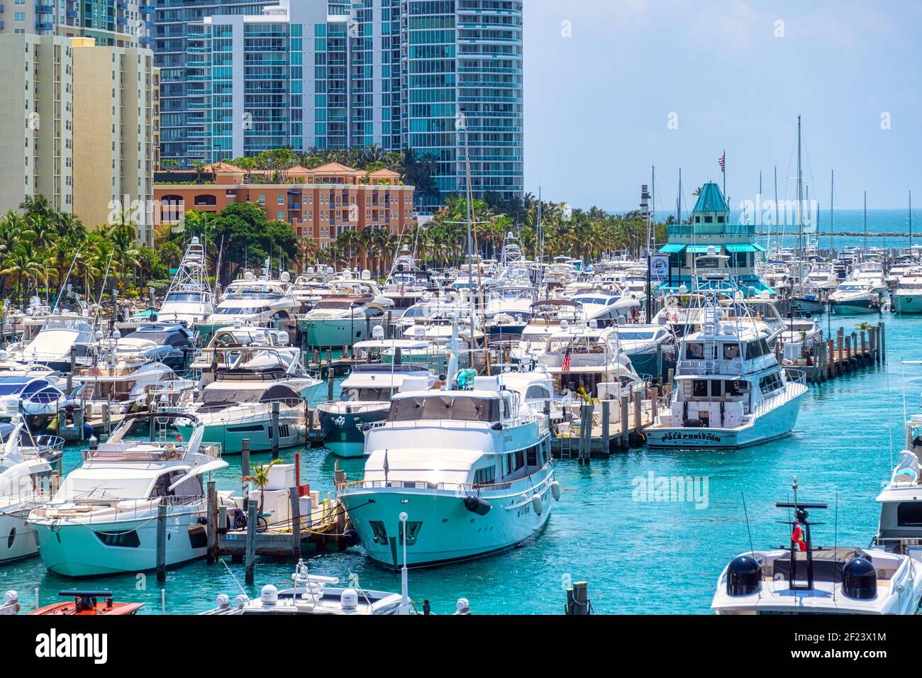 Yacht im Yachthafen in Miami, Florida, USA Stockfoto