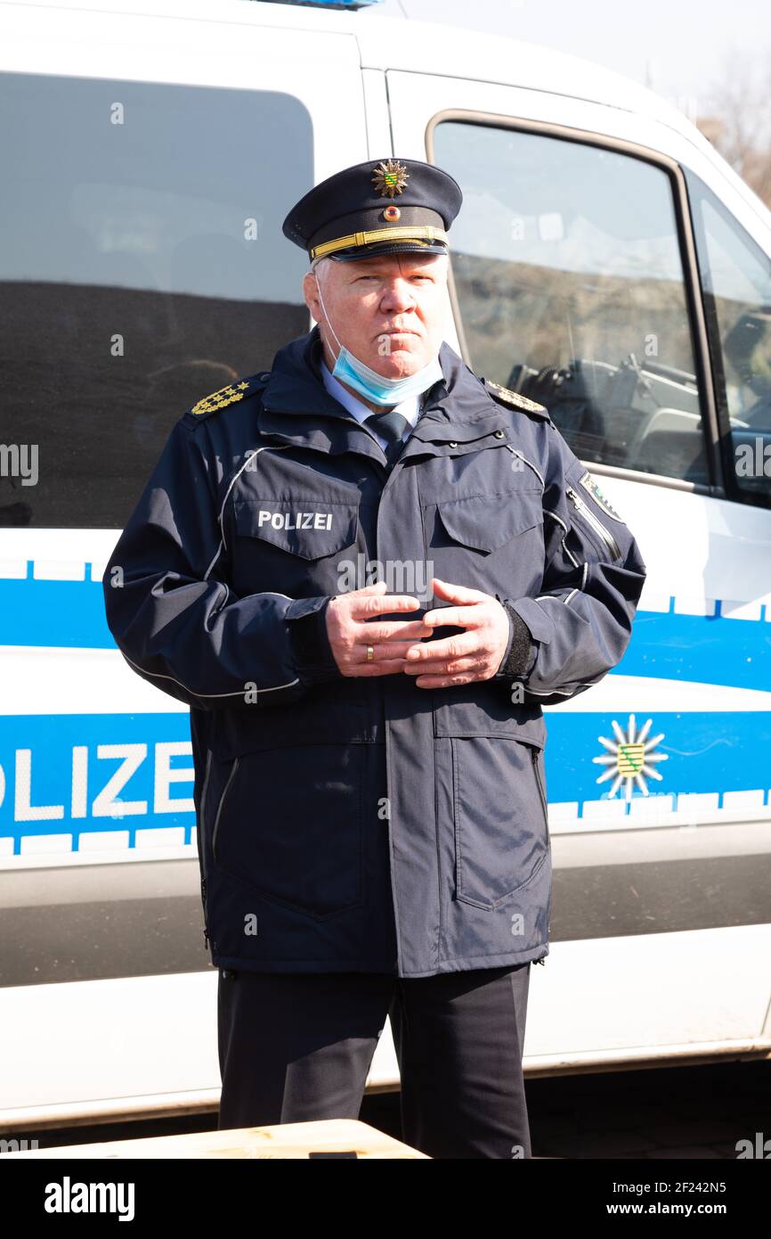 Innenminister Prof. Dr. Roland Wöller und Landespolizipräsident Horst Kretzschmar beim Pressetermin zur Einführung des neuen Einsatzmittels Bodycam Stockfoto