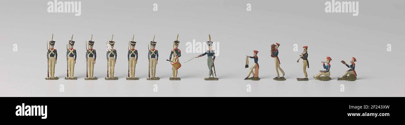 Tinnen soldaatjes uit het begin van de 19de eeuw, ruiters, voetvolk en kamptafelreeltjes.Sammlung von Zinnfiguren, bestehend aus: 8 Mann Kavallerie einschließlich 1 Offizier; 10 marschierende Soldaten, darunter 1 Offizier und 1 Tambomer; 7 Soldaten in Haltung, darunter 1 Tambomer; 5 Soldaten und Lagerszenen und 1 Mark; 3 x Töpfe auf der Hitze, davon 2 mit Figuren; 12 Zelte, davon 2 mit Figuren; 2 Banner; 1 x 4 stehende Kanonen; 1 Legalsaal mit 5 Soldaten an einem Tisch; 1 Kanonen auf 2 Rädern affit; 1 Spannweite von 2 Pferden mit Reiter und munitics Bar auf 2 Rädern und 1 mit 4 Rädern Stockfoto