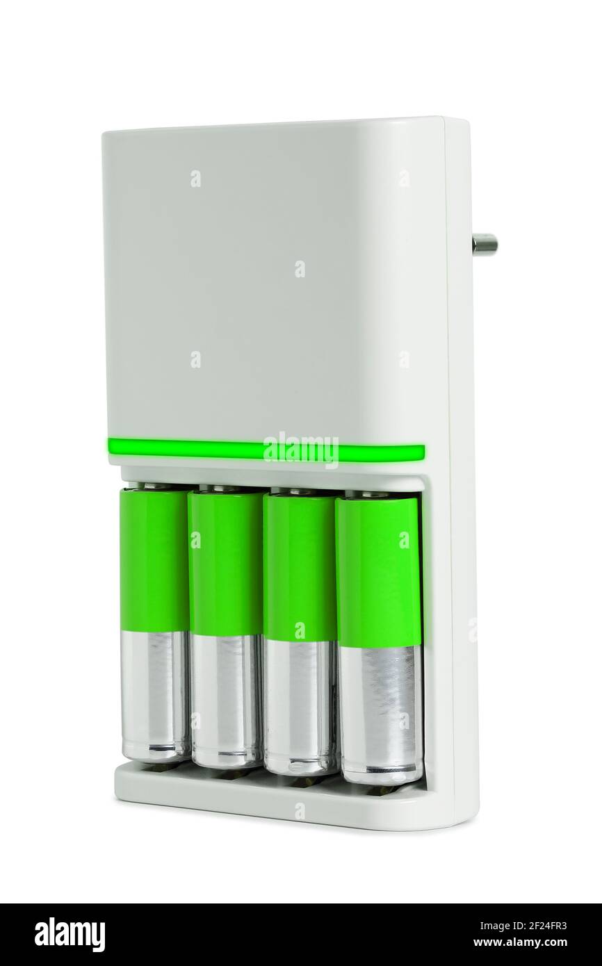 Akkuladegerät mit vier isolierten Batterien auf weiß Stockfoto