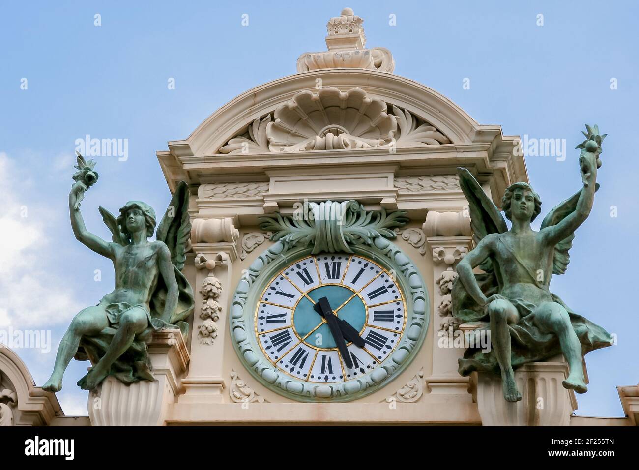 Uhr auf dem Dach des Casino in Monte Carlo. Stockfoto
