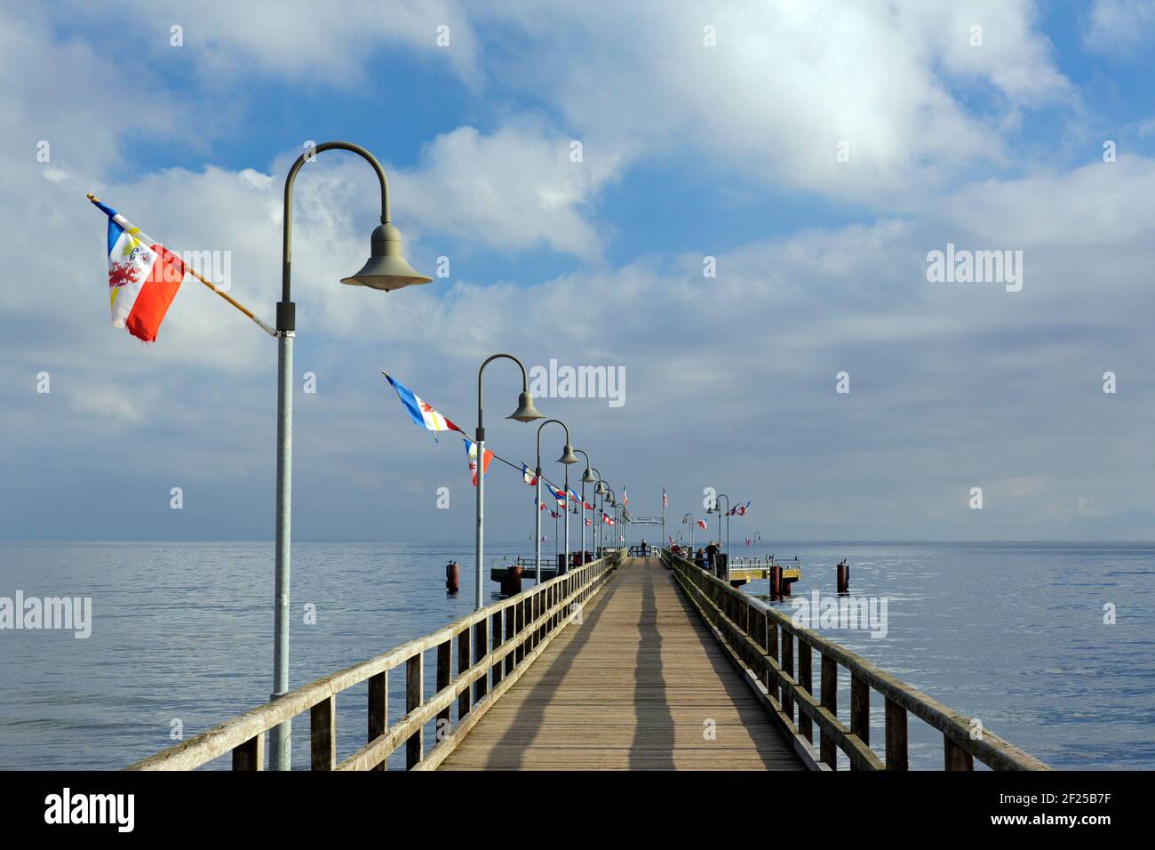 Seebrücke Goehren / Seebrücke Göhren, Seebrücke im Ostseebad auf der deutschen Insel Rügen / Rügen, Mecklenburg-Vorpommern, Deutschland Stockfoto