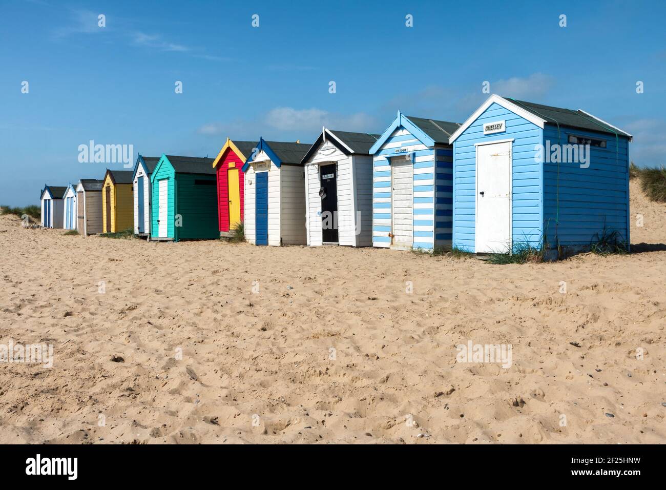 Farbenfrohe Strand Hütten auf Southwold Beach Suffolk Stockfoto