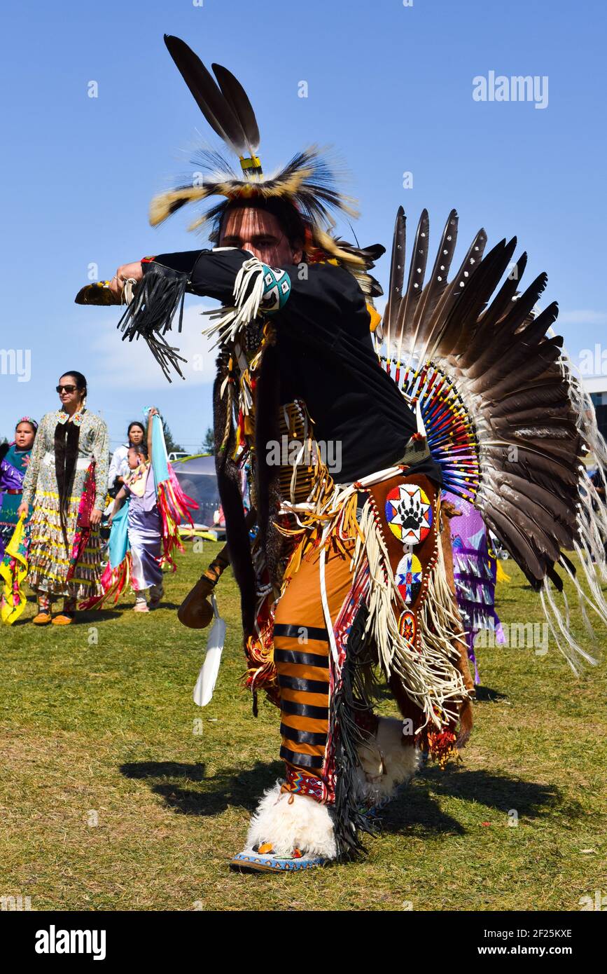 Indigene Tänzerin, Pow-Wow Ureinwohner Zeremonie, Nord-Quebec, Kanada Stockfoto