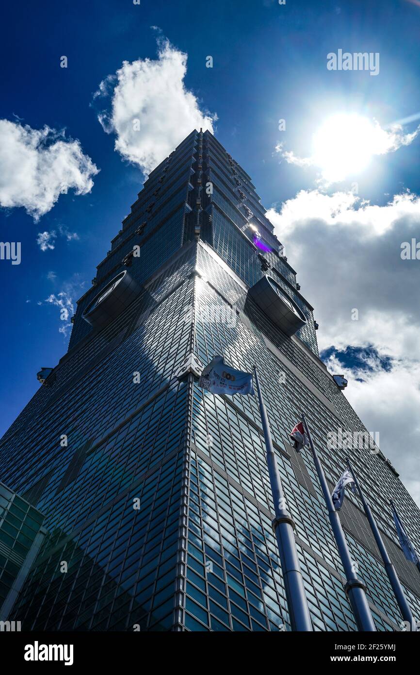 Taipei 101 und das schöne Wetter am Himmel (Taipei, Taiwan) Stockfoto