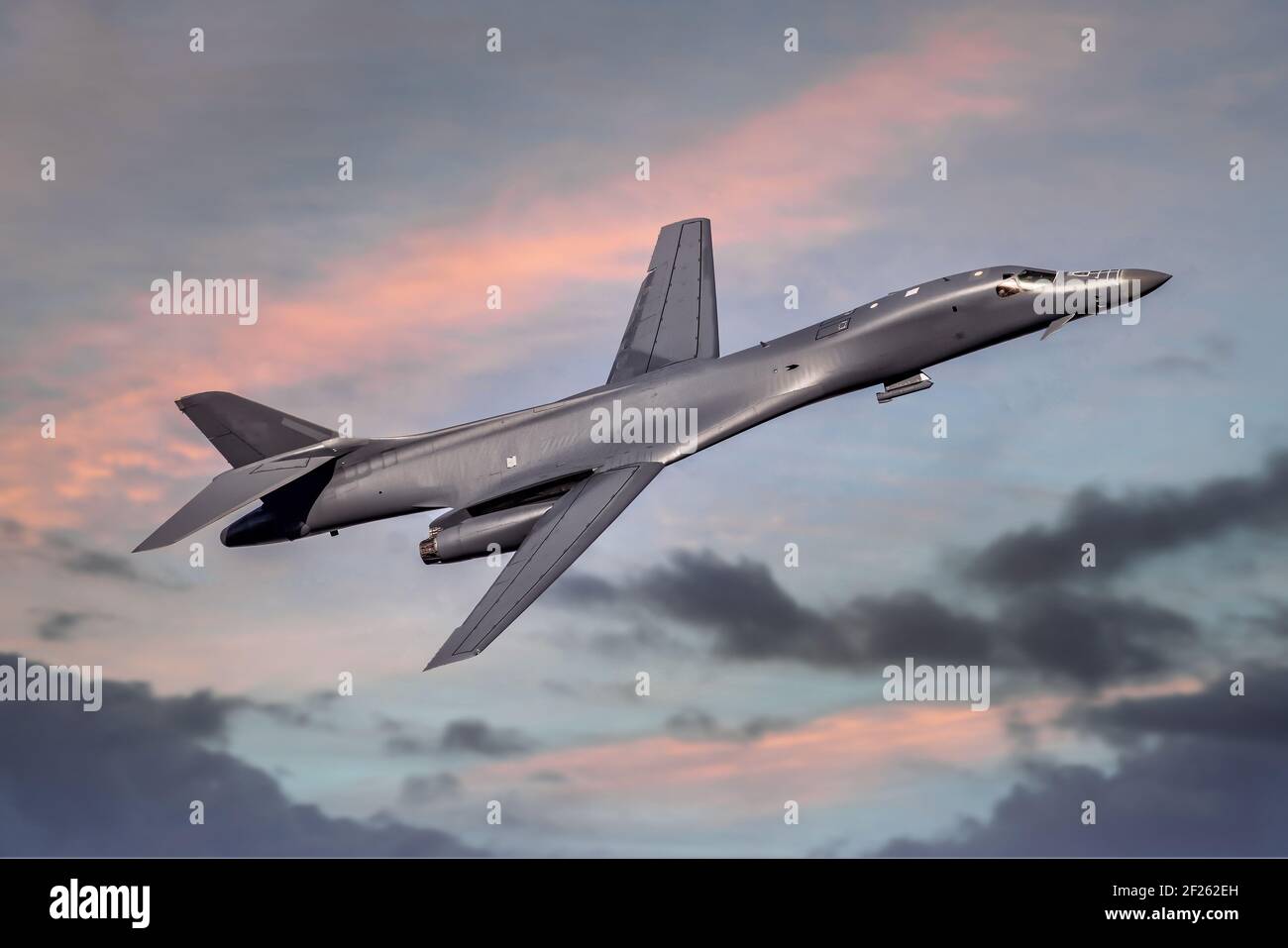 B1-Bomber, Langstreckenbomber mit Schwingenflügeln der US-Luftwaffe, die im Irak und in Afghanistan eingesetzt wird Stockfoto