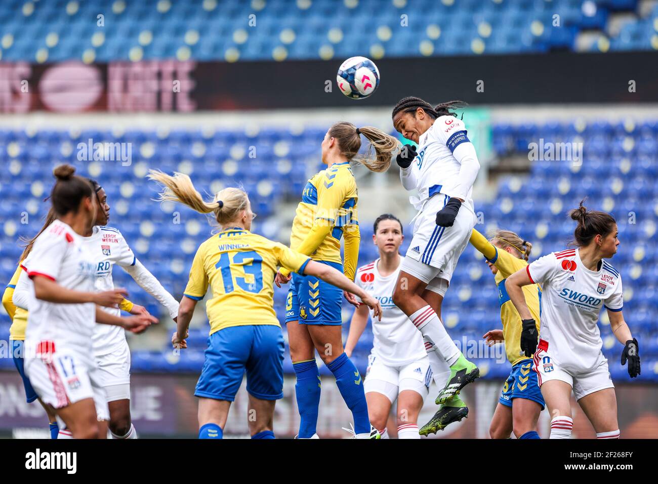 Brondby, Dänemark. März 2021, 10th. Wendie Renard (3) von Olympique Lyon während des UEFA Women's Champions League-Spiels zwischen Brondby IF und Olympique Lyon im Brondby Stadion in Broendby, Dänemark. (Foto Kredit: Gonzales Foto/Alamy Live News Stockfoto