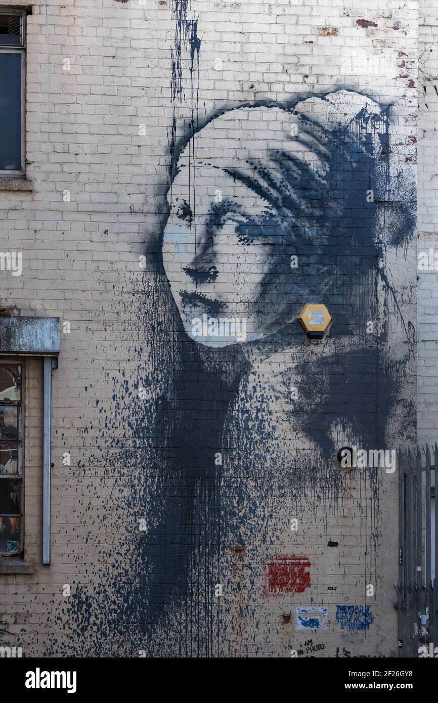 BRISTOL, Großbritannien - 14. Mai: Woman's Portrait Graffiti an einer Wand in Bristol am 14. Mai 2019 Stockfoto