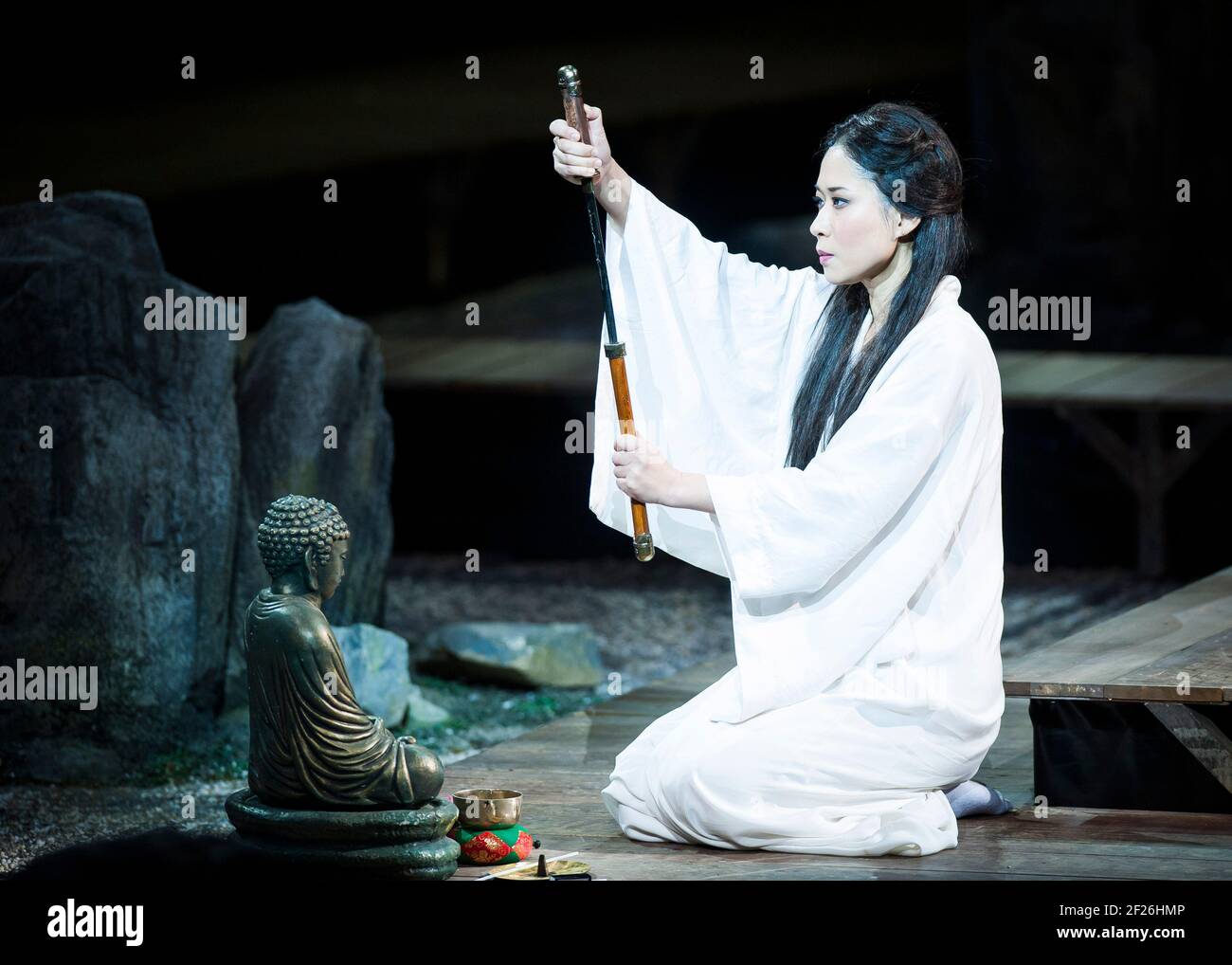 Hyeseoung Kwon tritt in Madame Butterfly im Royal Albert auf Hall - London Stockfoto