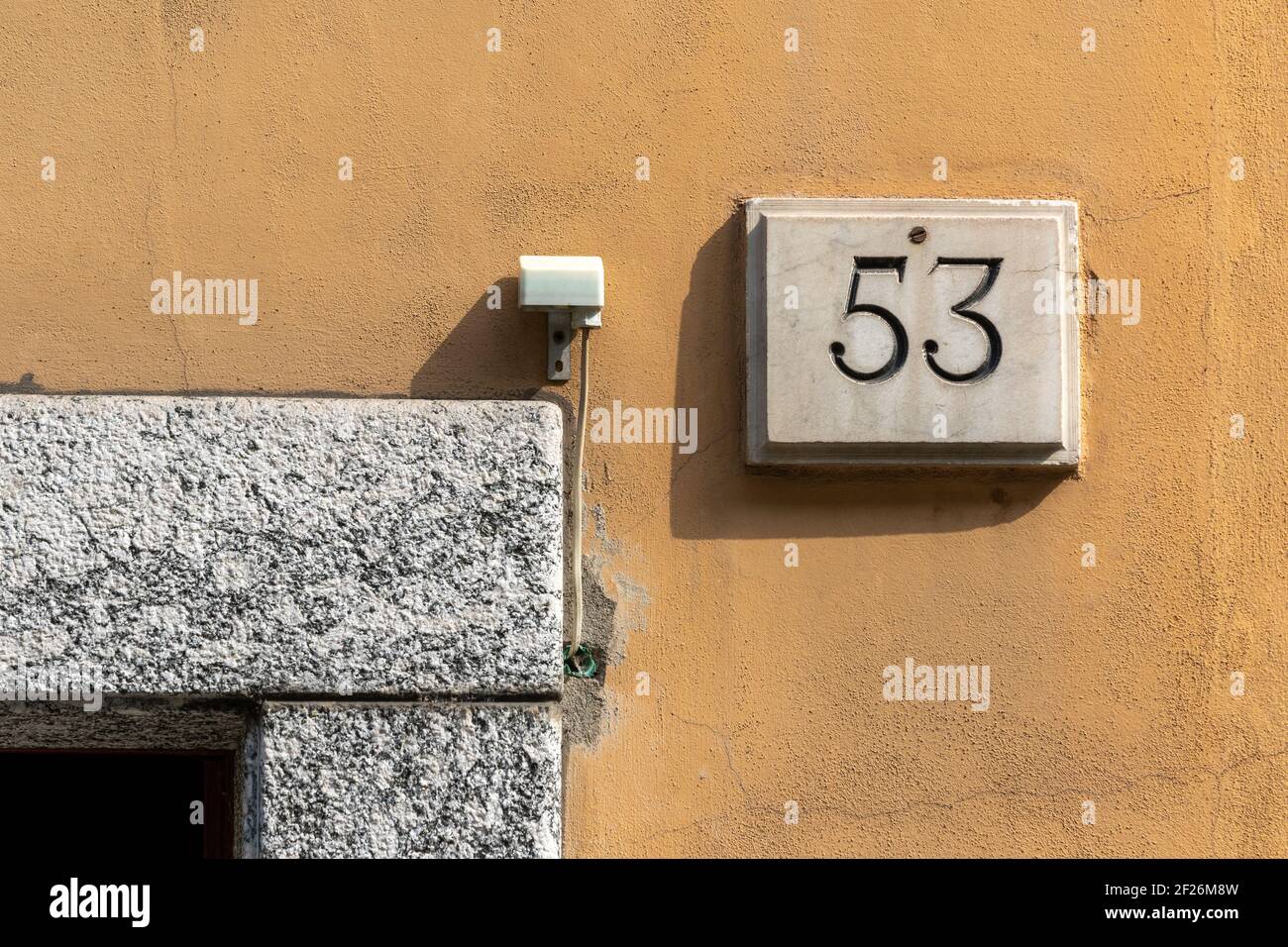 53 alte Hausnummer, Konzeptnummer Stockfoto