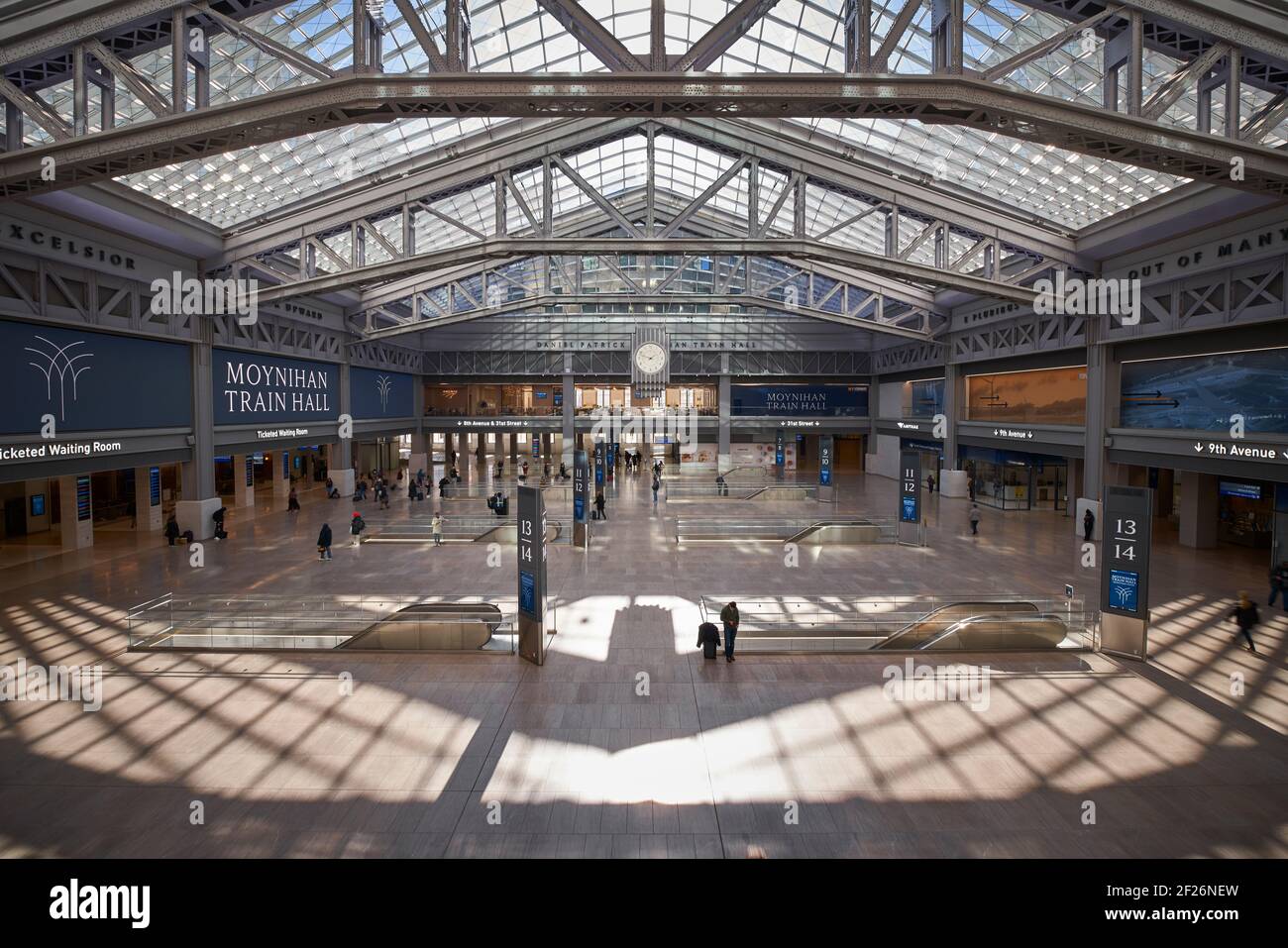 Bahnhofsuhr Stockfotos Und Bilder Kaufen Seite 3 Alamy