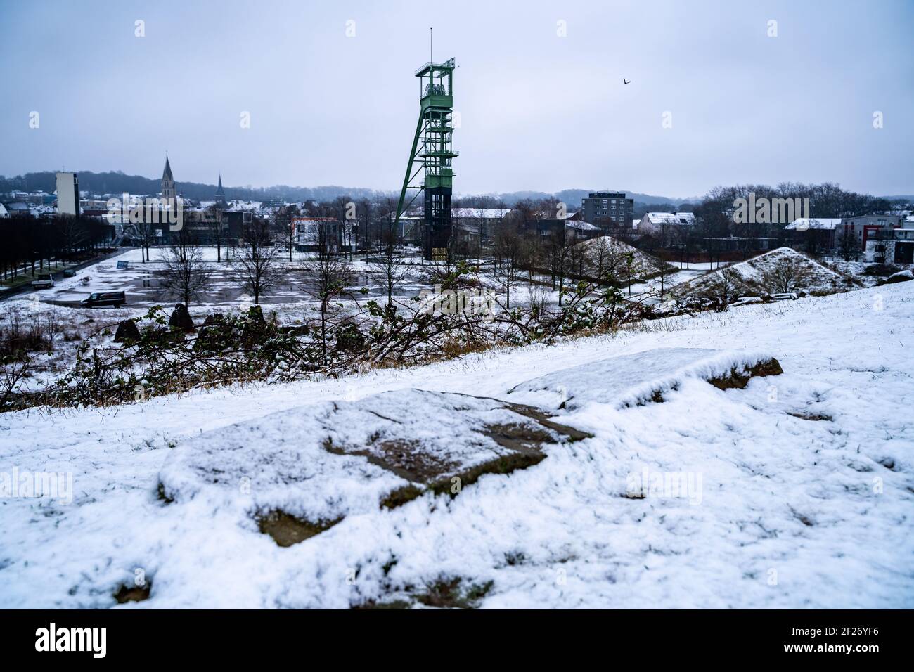 Blick auf einen Kohleturm in Castrop-Rauxel im Winter, Deutschland Stockfoto