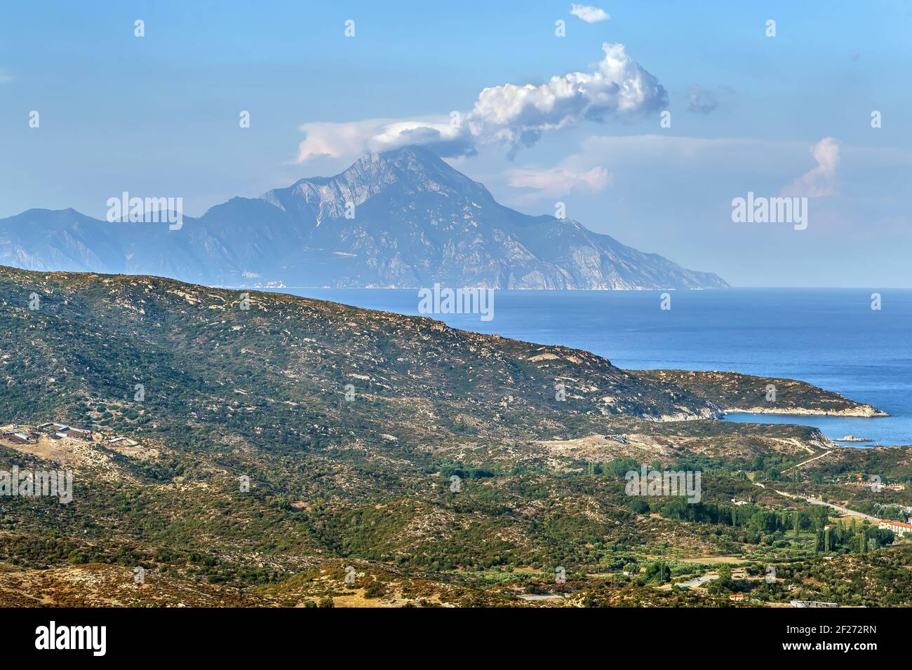 Landschaft mit Berg Athos, Chalkidiki, Griechenland Stockfoto