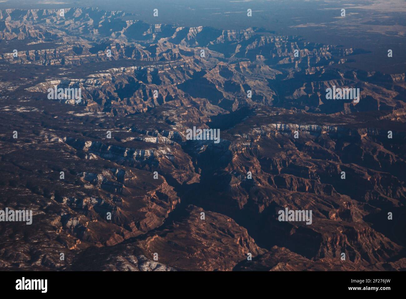 Landschaftsansicht des Grand Canyon mit Schnee von oben Stockfoto