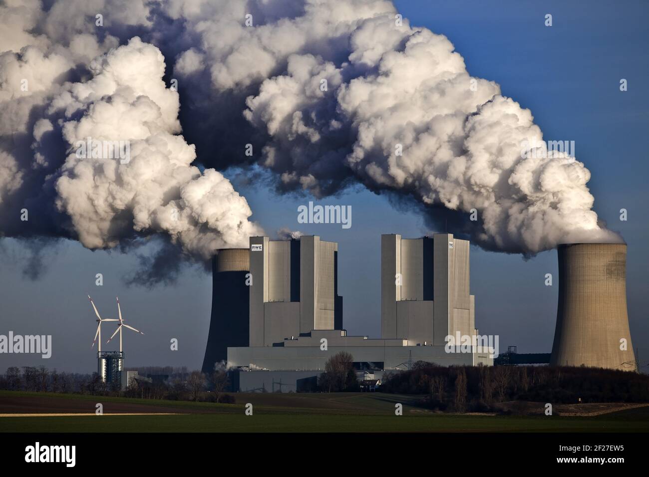 Braunkohlekraftwerk Neurath, das größte Kraftwerk in Deutschland, Grevenbroich, Deutschland, Europa Stockfoto