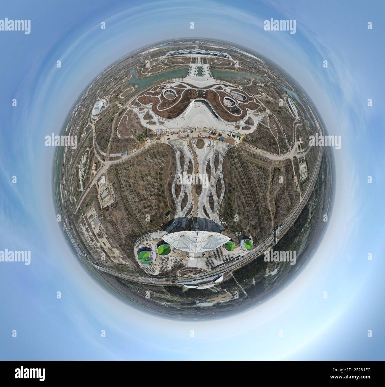 Shanghai. März 2021, 10th. Dieses 360-Grad-Rundpanorama, aufgenommen mit einer Drohne am 10. März 2021, zeigt einen Blick auf die China Flower Expo im ostchinesischen Shanghai. Die China Flower Expo 10th findet vom 21. Mai bis 2. Juli im Shanghai's Chongming District statt. Die Vorbereitungen für die expo befinden sich nun in der Endphase. Quelle: Fang Zhe/Xinhua/Alamy Live News Stockfoto