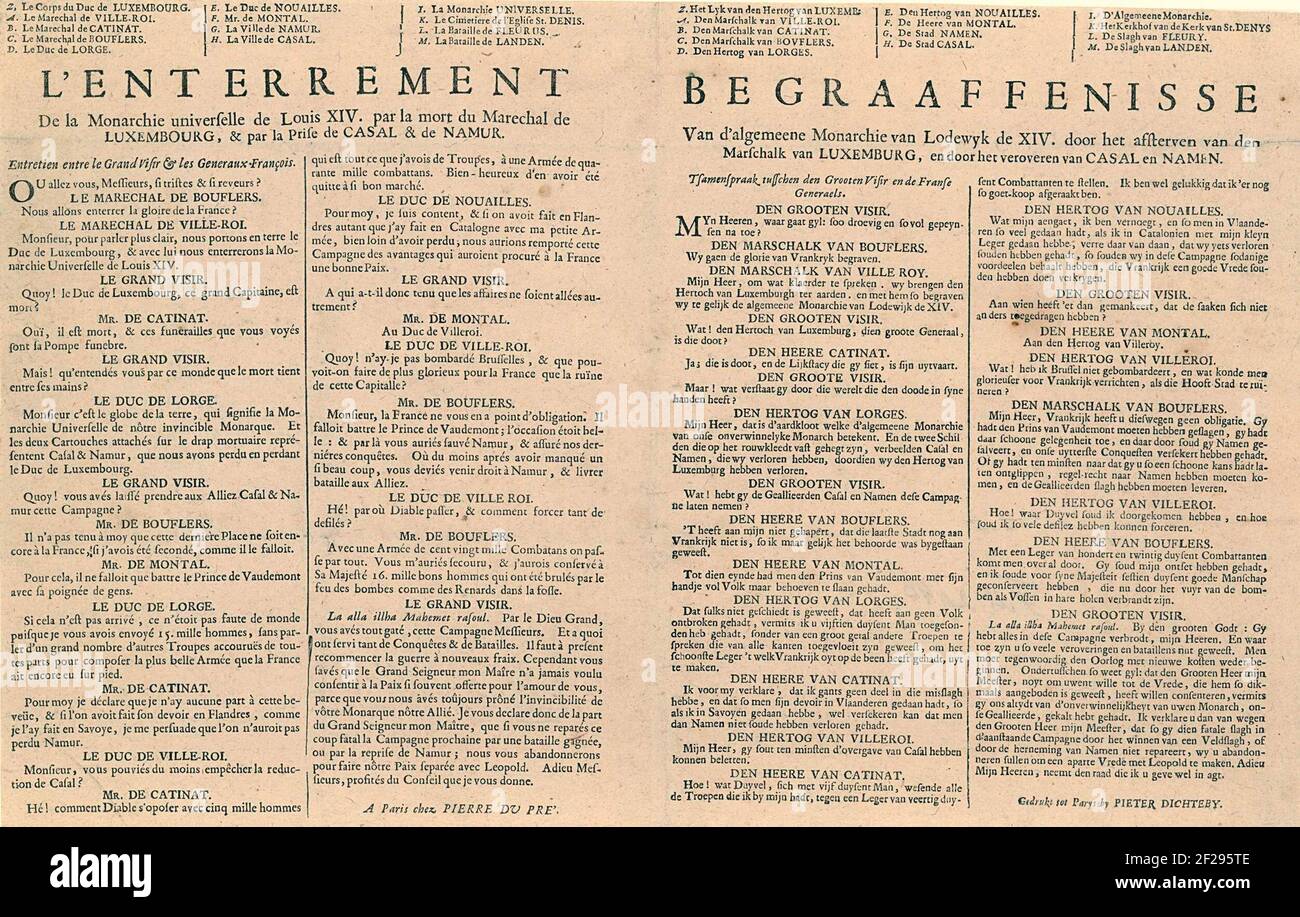 Textblatt auf der Karikatur mit der Beerdigung der Monarchie von Louis XIV, 1695; Debtisse van D'Generalke Monarchie von Lodewyk de XIV. Durch den Tod des Marschalk von Luxemburg und durch die Eroberung von Casal und Namur; L'Enterrement de la Monarchie Universelle de Louis XIV. Par la mort du marechal de luxembourg, & par la Prize de casal & de namur.tekstblad bei der Karikatur über die Franzosen nach dem Verlust von Namen und casale monferrato in Italien und dem Tod von François Henri de Montmorency, Herzog von Luxemburg im Jahr 1695. Texte in 4 Spalten auf Französisch und Niederländisch. Am unteren Rand der falschen Adressen des Publs Stockfoto