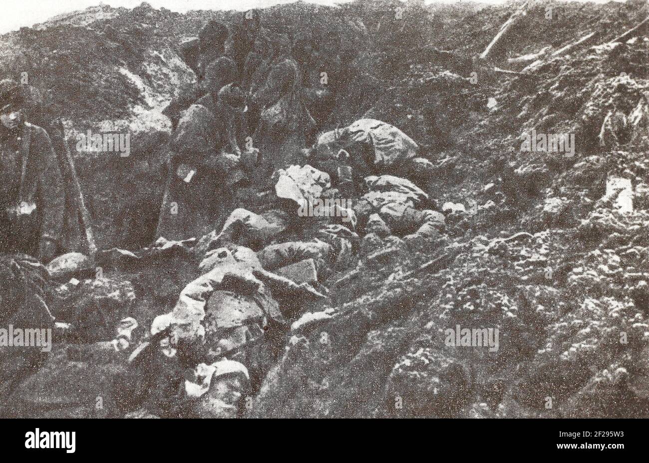 Französische Soldaten an der Front in der Gegend von Eparges (bei Verdun) im Jahr 1915. Stockfoto