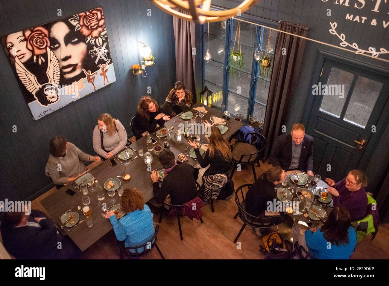 Blomsterbua Mat & Vin Restaurant in Mosjoen Norwegen. Traditionelle norwegische Küche. Stockfoto