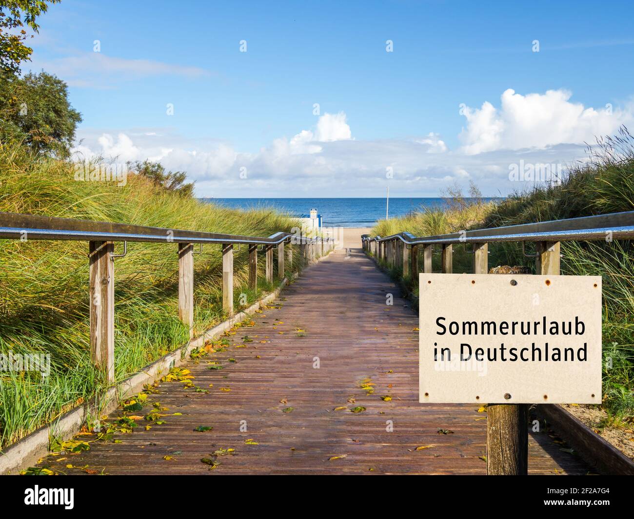 Melden Sie Sommerurlaub in Deutschland an der Ostsee Stockfoto