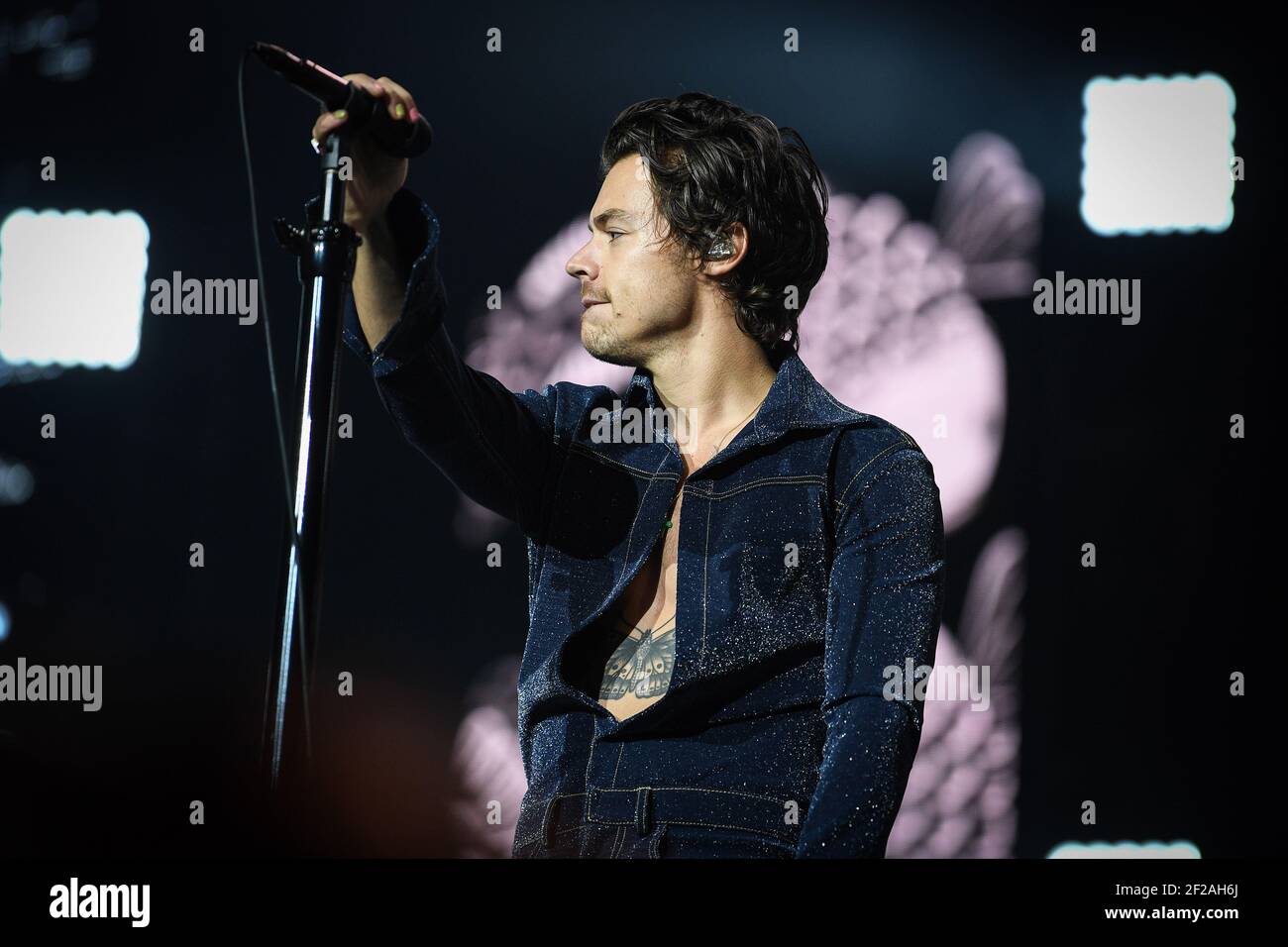 London, Großbritannien. 7th Dezember 2019. Harry Styles auf der Bühne während des ersten Tages des Capital's Jingle Bell Ball 2019 mit Sitz in der O2 Arena, London. Bildnachweis sollte lauten: Scott Garfitt/EMPICS/Alamy Live News Stockfoto