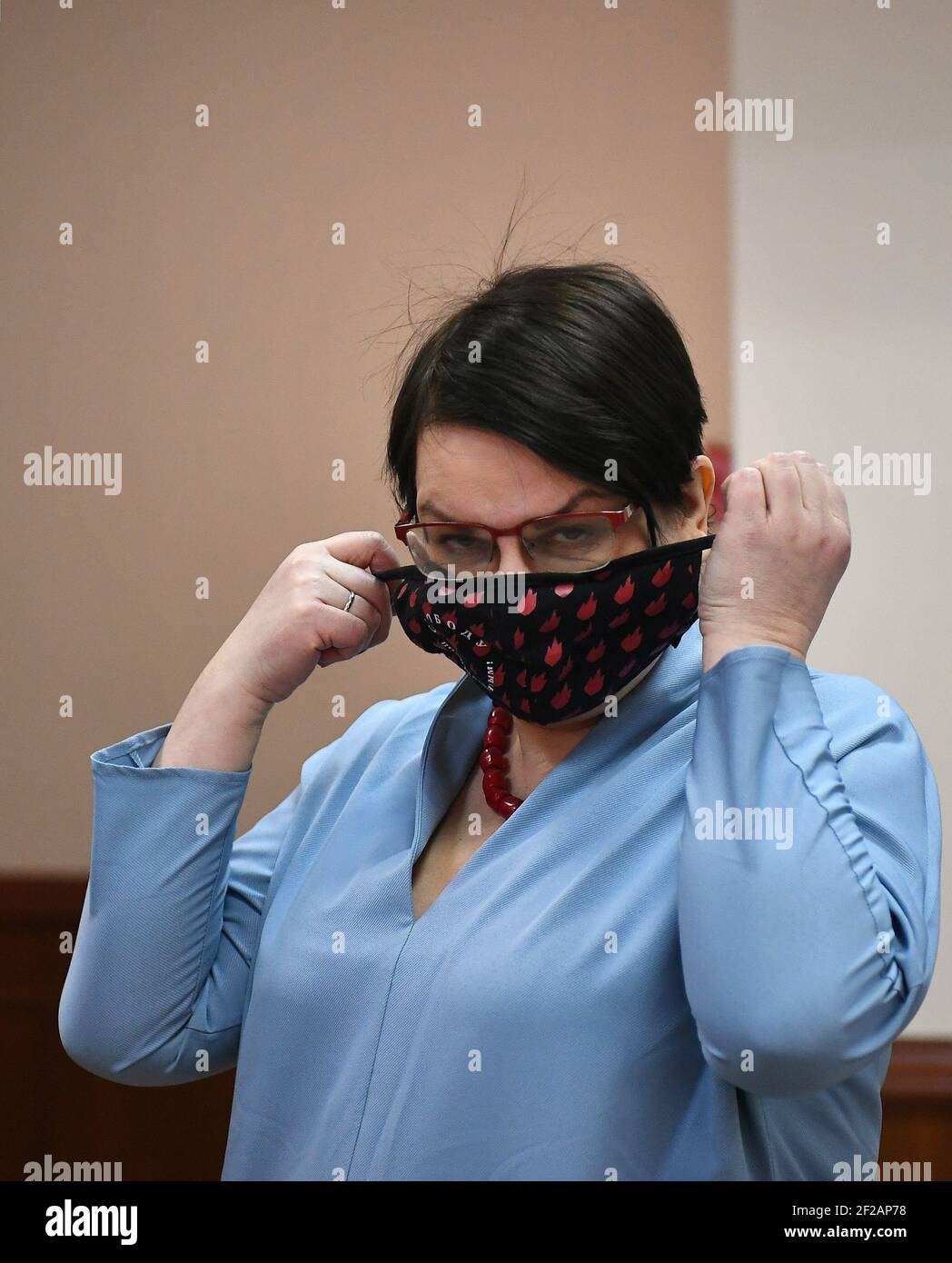 Überprüfung der Legalität des Urteils an die Hauptstadt der kommunalen Abgeordneten Julia Galyamina für wiederholte Verletzungen während Kundgebungen in der Moskauer Stadtgericht. Stellvertreterin des Timirjasewski Bezirksrates der Abgeordneten Julija Galyamina während einer Gerichtsverhandlung. März 11, 2021. Russland, Moskau Bildnachweis: Ivan Vodop'janov/Kommersant/Sipa USA Stockfoto