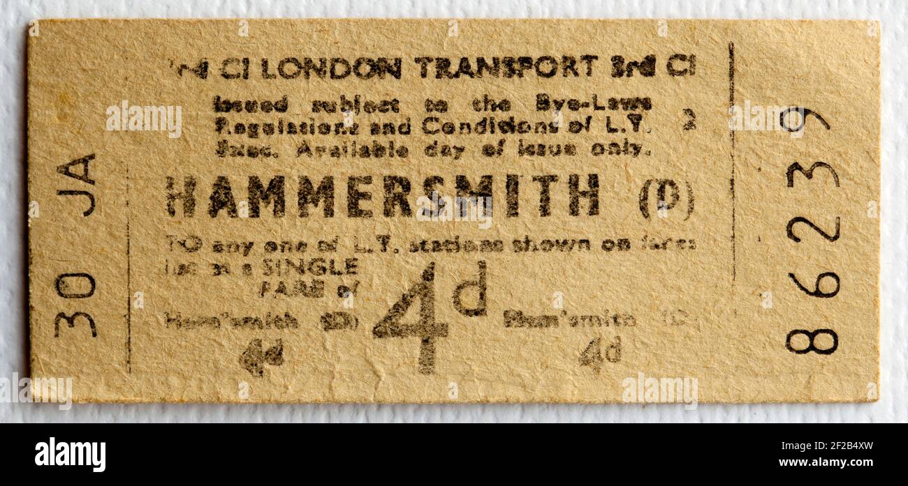 Old London Transport U-Bahn oder U-Bahn-Ticket von Hammersmith Station Stockfoto