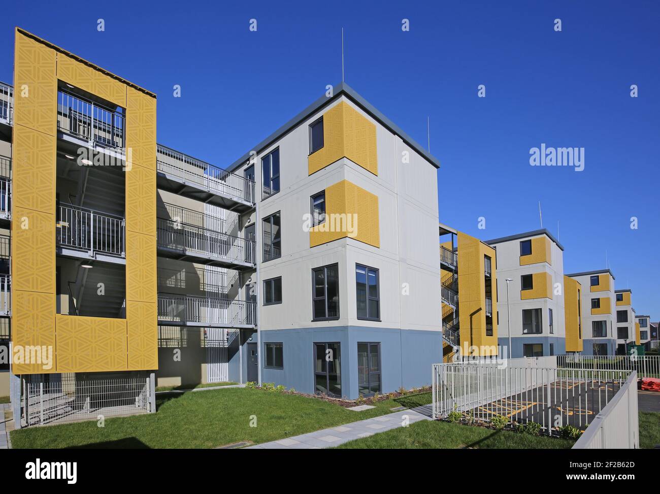 Neue Wohnsiedlung in Dagenham, London, Großbritannien. Schnell und günstig gebaut mit modularen Aufbau, um Unterkunft für Obdachlose bieten. Stockfoto