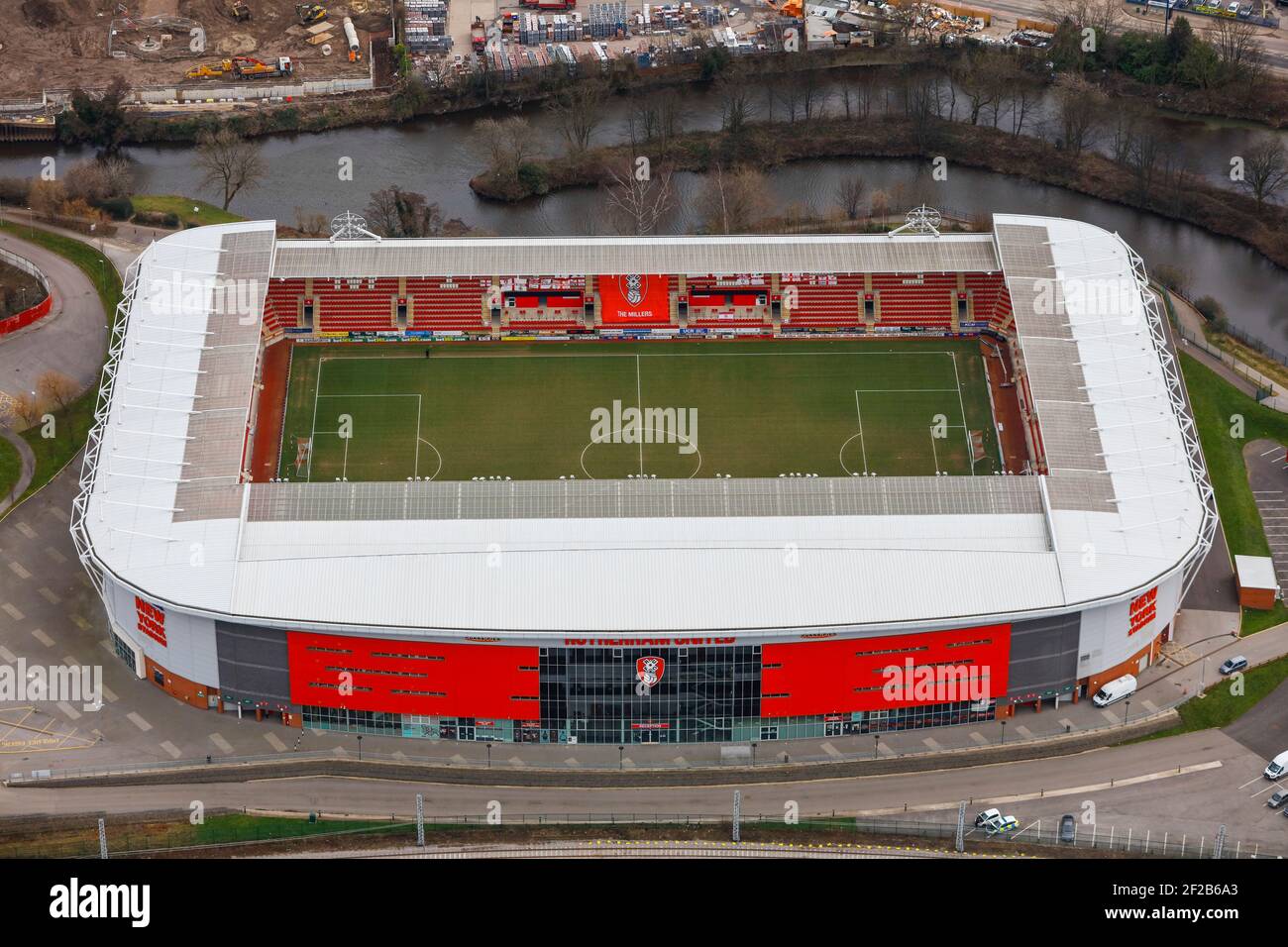 Luftaufnahme des AESSEAL New York Stadium, Heimstadion des Rotherham United Football Club, Rotherham Stockfoto