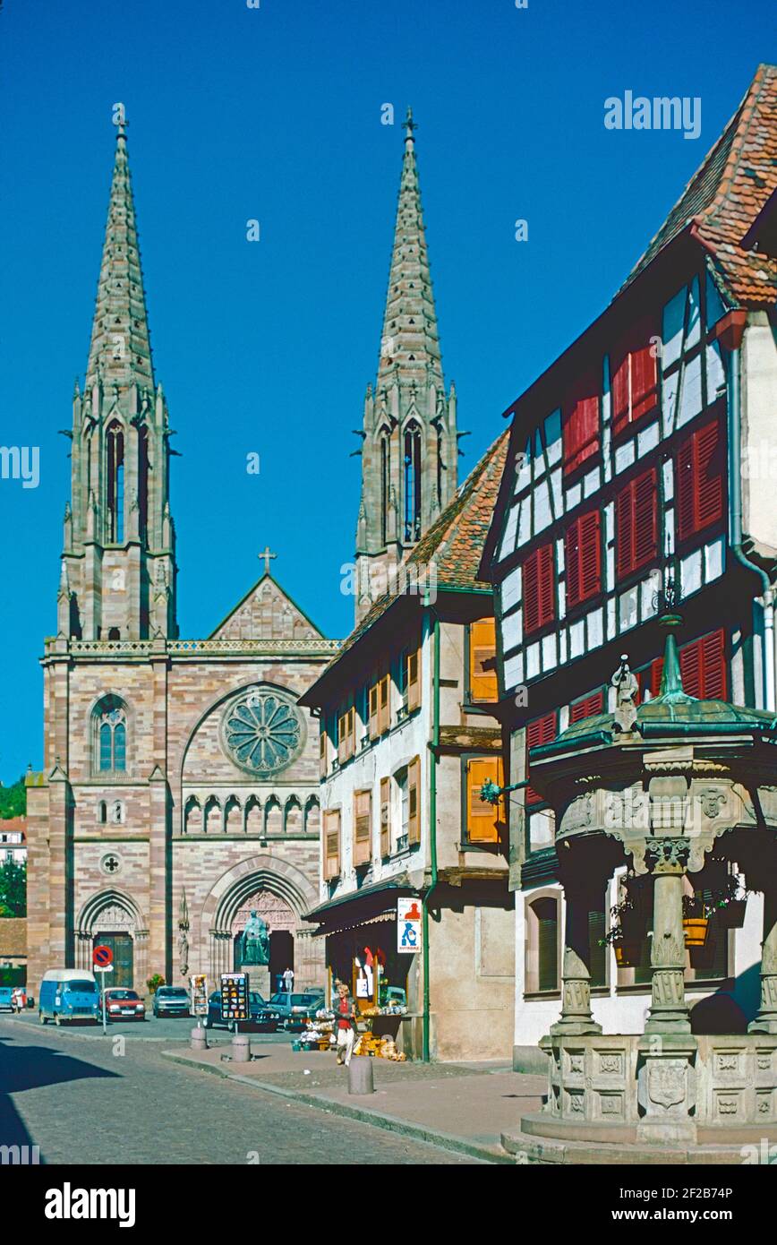 Obernai, Frankreich. Eine malerische und viel besuchte Stadt mit typischer elsässischer Architektur. Stockfoto