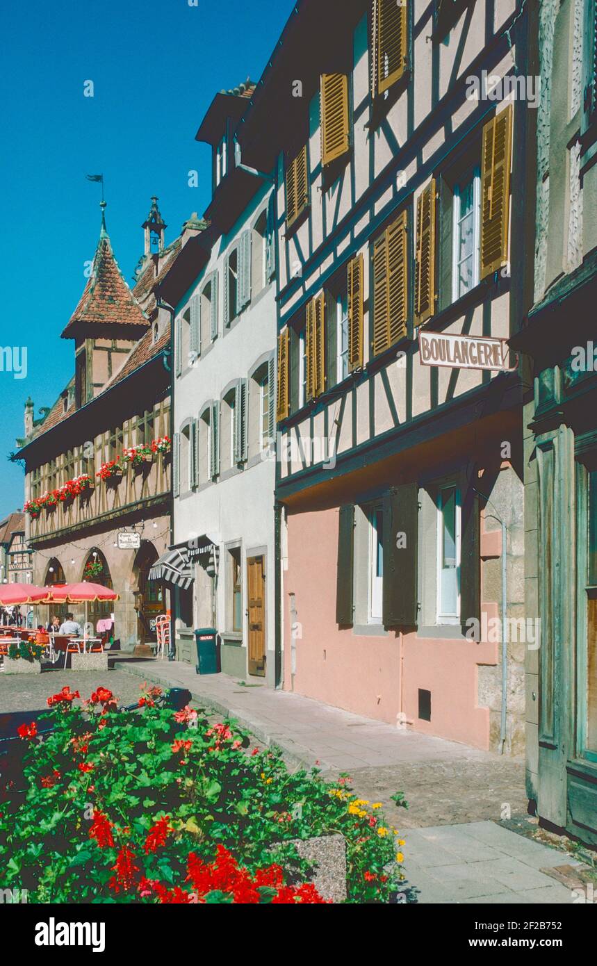 Obernai, Frankreich. Eine malerische und viel besuchte Stadt mit typischer elsässischer Architektur. Stockfoto