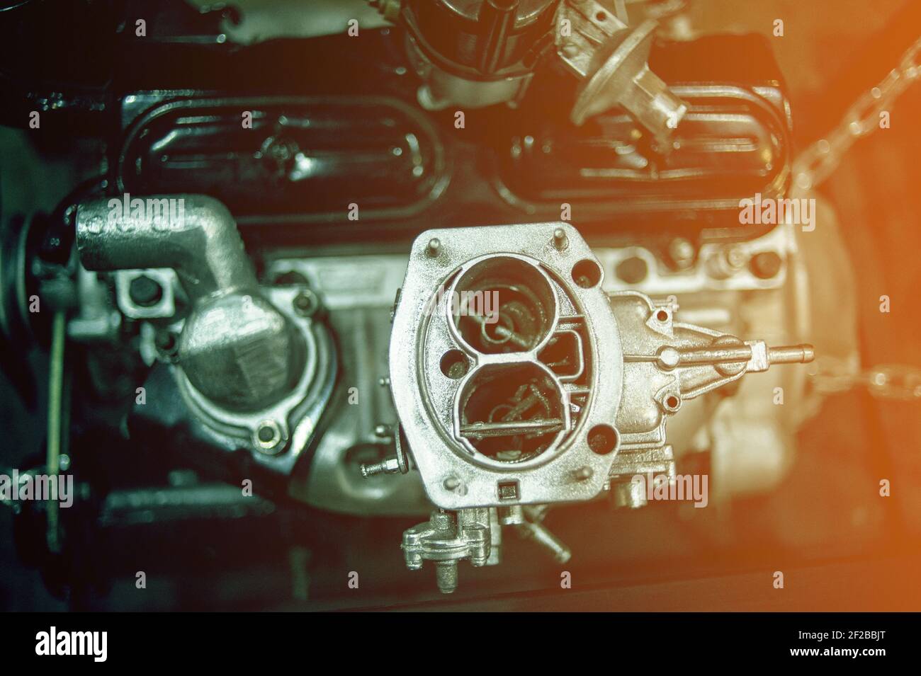 Konzept: Altes Auto sowjetischen Motor, getönte Bild Stockfoto