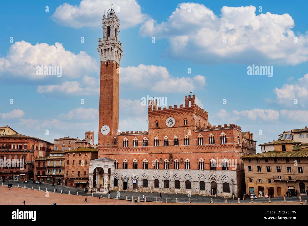 Palazzo Pubblico und Torre del Mangia piazza del campo in Siena in der Toskana, Italien Stockfoto