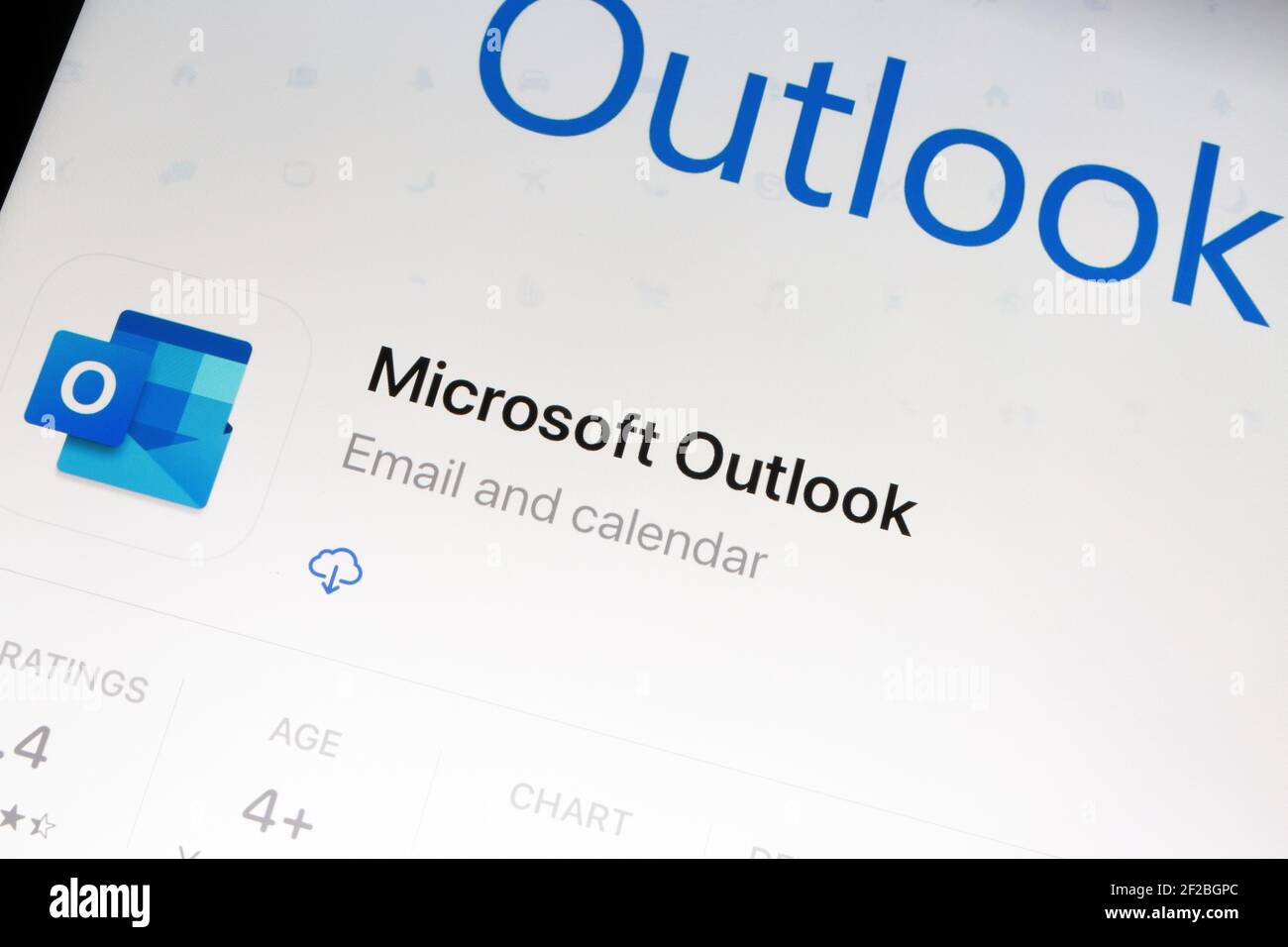 Ostersund, Schweden - Jan 1, 2021: Microsoft Outlook-App auf einem Tablet. Microsoft Outlook ist ein Personal Information Manager von Microsoft Stockfoto