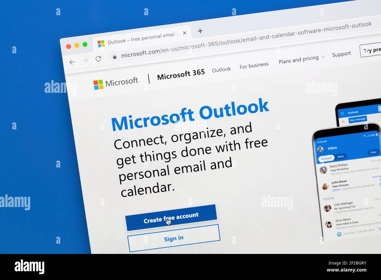 Ostersund, Schweden - 21. Januar 2021: Microsoft Outlook Website.. Microsoft Outlook ist ein Personal Information Manager von Microsoft, Stockfoto
