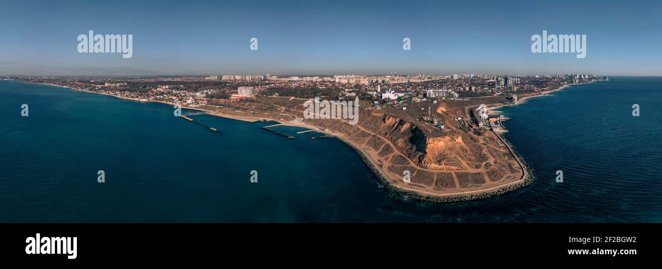 Spektakuläres Luftpanorama von Cape Big Fountain. Odessa Ukraine, Drone Footage, Morning Time. Stockfoto