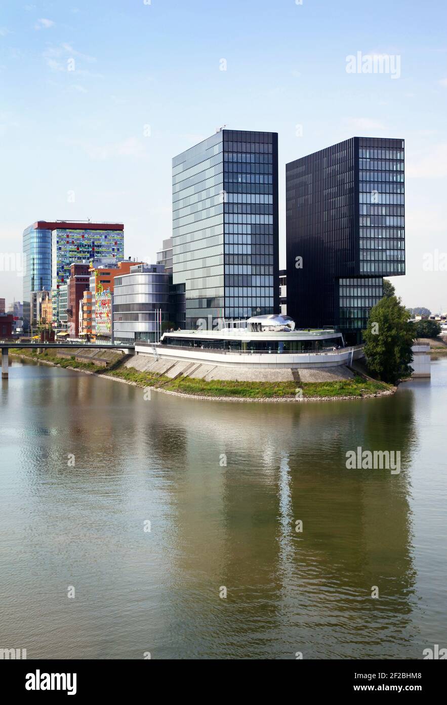 Blick auf den Medienhafen in Düsseldorf am Rhein Stockfoto