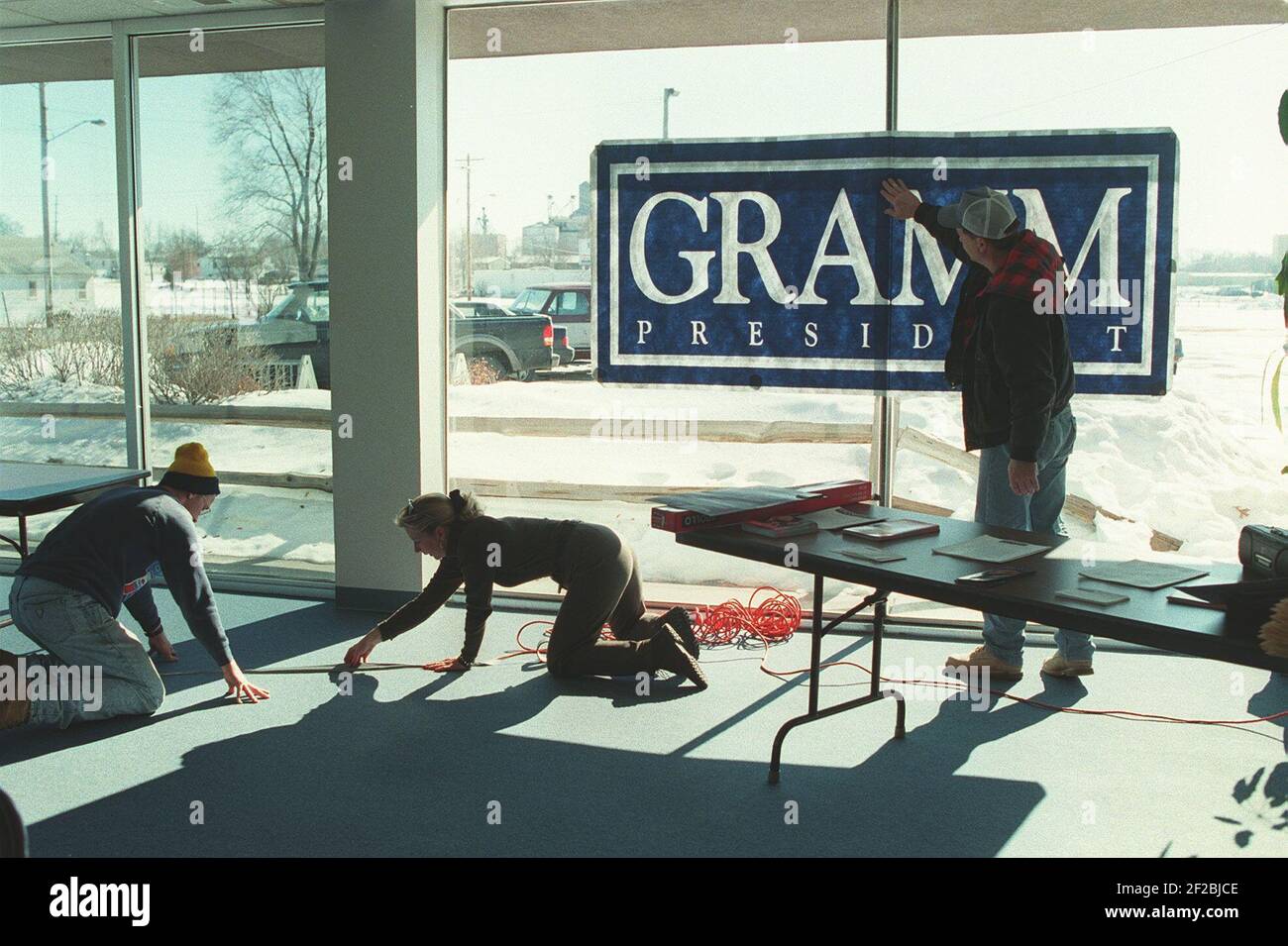 Phil Gramm Campaign Supporters bereitet euch auf den Besuch der Senatoren vor In die Stadt der Unabhängigkeit in Ost-Iowa, wo er Wird im Towns Falcon Civic Center auftreten Stockfoto